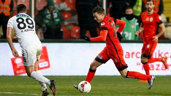 Linnes ilk maçında göz doldurdu!