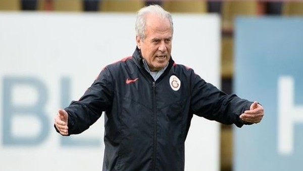 Mustafa Denizli 4 futbolcunun biletini kesti