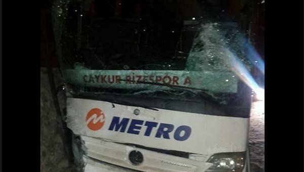 Rizespor otobüsü kaza yaptı