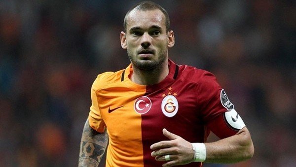 Sneijder Galatasaray'dan ayrılıyor mu? Menajeri açıkladı