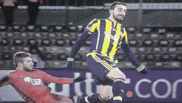 Süper Lig'de bu sezon en çok Fenerbahçe'nin rakiplerine kırmızı kart çıktı