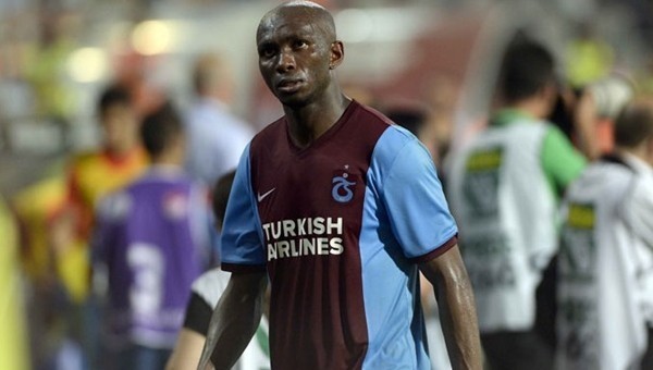 Trabzonsporlu Mbia, Altın Top'a damgasını vurdu!