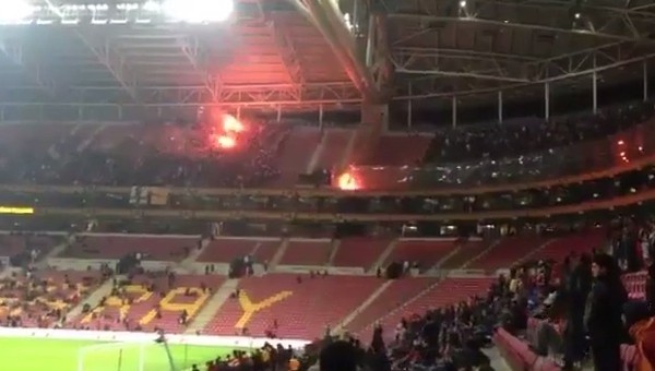 Türk Telekom Arena'da yangın paniği