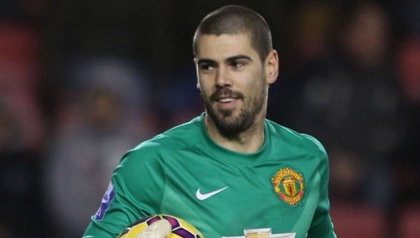 Victor Valdes Manchester United'a veda etti