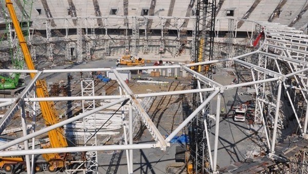 Vodafone Arena'da bir işçi hayatını kaybetti
