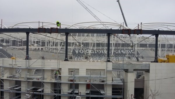 Vodafone Arena'nın önünde canlı bomba paniği