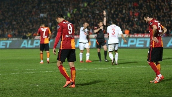 Galatasaray adım adım kabus sezonuna doğru - Süper Lig Haberleri