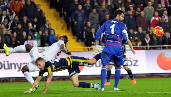 Antalya'da savaş gibi maç - Fenerbahçe Haberleri