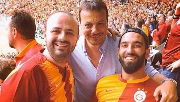 Arda Turan'dan rekor kıran Lazio paylaşımı
