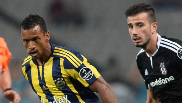 Beşiktaş atıyor, Fenerbahçe tutuyor