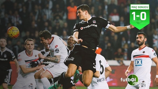 Beşiktaş zirveyi teslim aldı