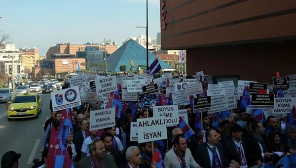 Bursa'da Trabzonspor'a destek yürüyüşü - İZLE