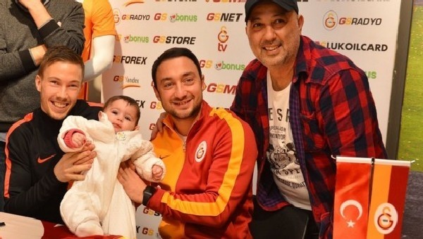 Cenk Gönen ve Martin Linnes taraftarlarla buluştu - Galatasaray Haberleri