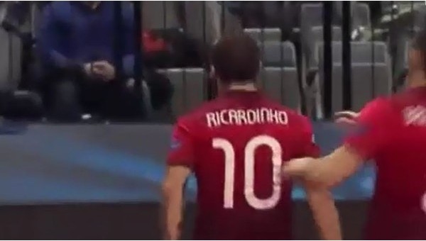 Futsal yıldızı Ricardinho'dan muhteşem gol - İZLE