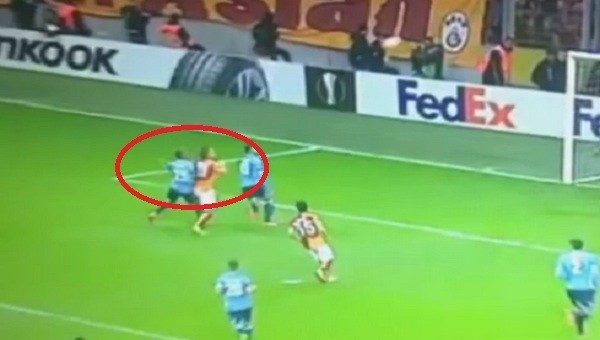 Galatasaray-Lazio maçında penaltı isyanı! Podolski...