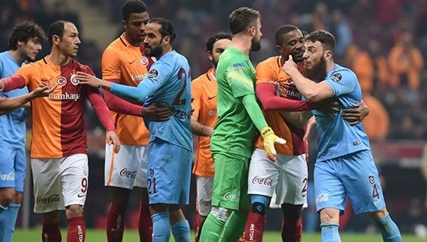 'Galatasaraylı olarak galibiyetten ve ligden utanıyorum'