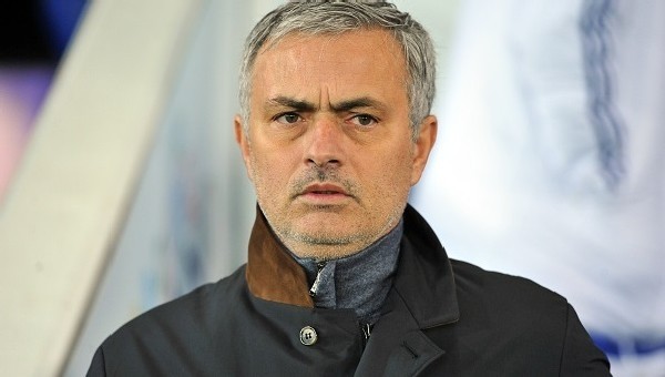 Mourinho'ya şok! Manchester başka menajerle görüşüyor