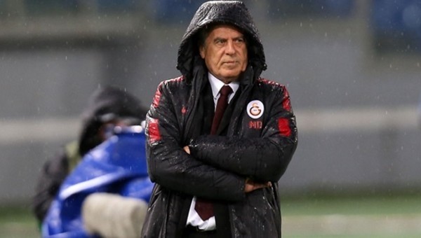 Mustafa Denizli neşteri vuruyor