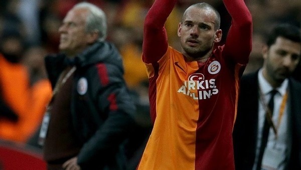 Mustafa Denizli'den Sneijder'e özel görev