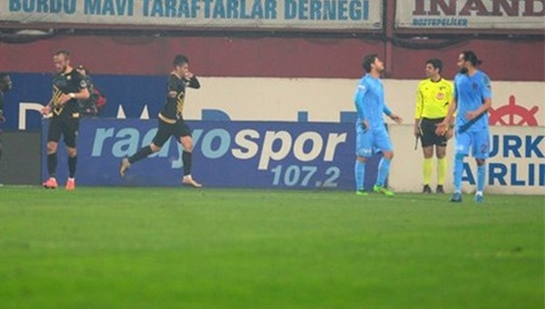 Raul Rusescu, Trabzonspor'u yıktı