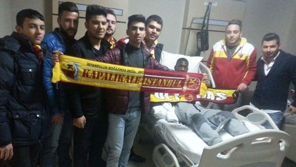 Samba Sow'a taraftar desteği! - Kayserispor Haberleri