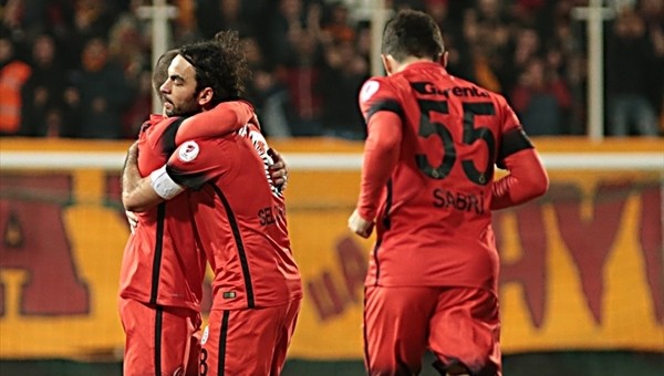 Selçuk İnan'dan Çin iddialarına duygusal cevap - Galatasaray Haberleri