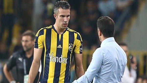 Taraftarlardan Vitor Pereira'ya Van Persie tepkisi