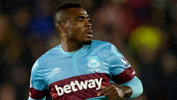 West Ham taraftarı Emenike'ye öfke kustu!