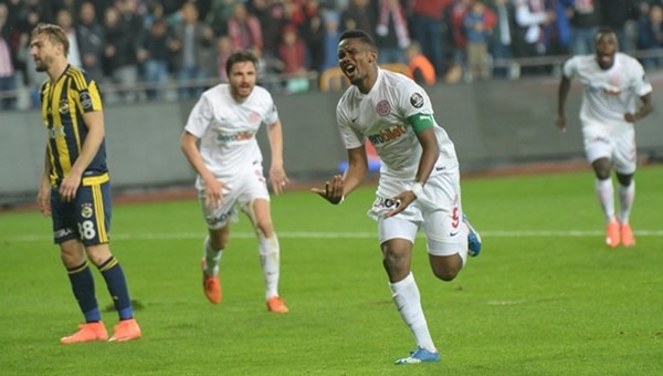 Yaşlı kurt Eto'o'dan resital!