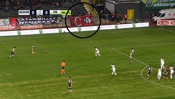 Akhisar Belediyespor taraftarlarından bayrak açıklaması
