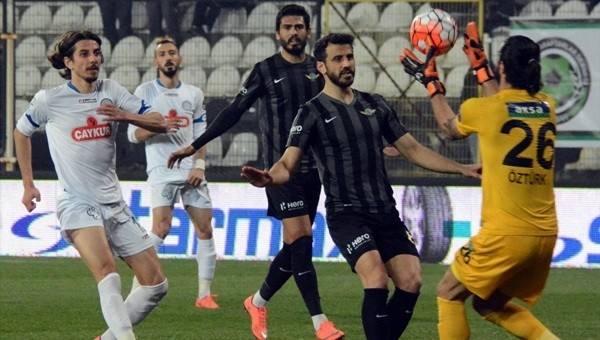 Akhisar ve Rize yenişemedi