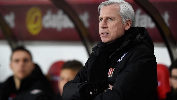 Alan Pardew Benteke'ye ateş püskürdü