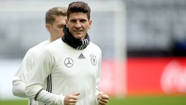 Alman taraftarlar Mario Gomez'i istiyor