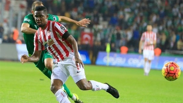 Antalyaspor, Bursaspor'u farklı geçti