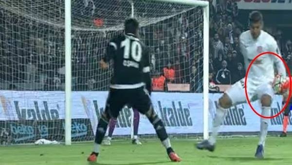 Antalyaspor karşısında Beşiktaş'tan penaltı itirazı - Süper Lig Haberleri