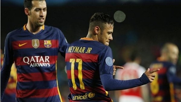 Barcelona, Arsenal'dan turu kopardı