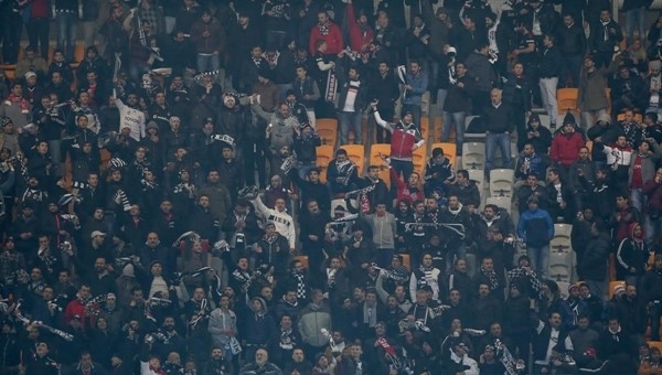Beşiktaş'tan Fenerbahçe'ye küfürlü tezahürat