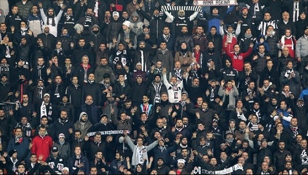 Beşiktaşlı taraftarlardan Fenerbahçe'ye Süleyman Seba göndermesi - Süper Lig Haberleri