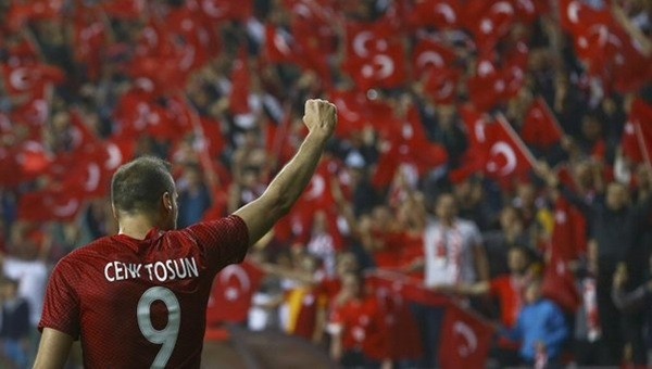 Cenk Tosun, İsveç maçında Milli Takımdaki 3. golünü attı