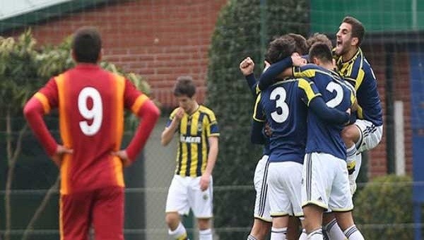 Fenerbahçe ile Galatasaray arasındaki şaşırtan puan farkı - Süper Lig Haberleri