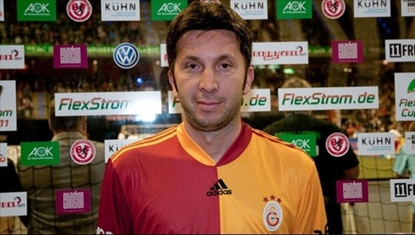Eski Galatasaraylı futbolcu yeni teknik direktörü açıkladı
