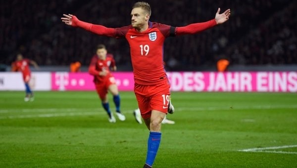 Jamie Vardy, Leicester City'nin büyük hasretine son verdi