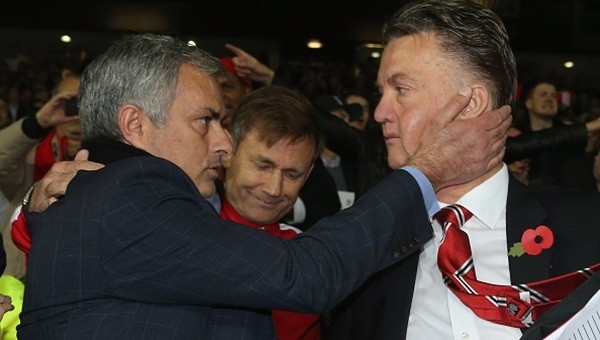'Manchester United, Jose Mourinho ile sözleşme imzaladı'