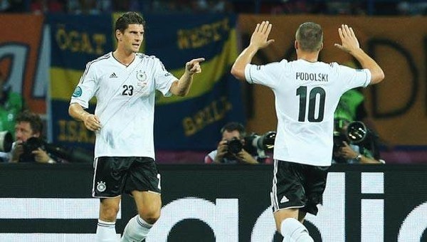 Mario Gomez ve Lukas Podolski'ye milli davet