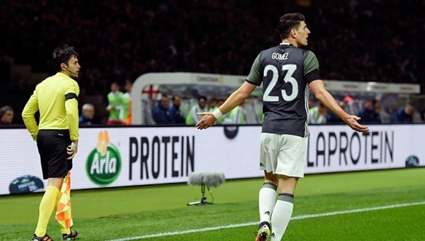 Mario Gomez'den İngiltere'ye 2 gol, biri ofsayt