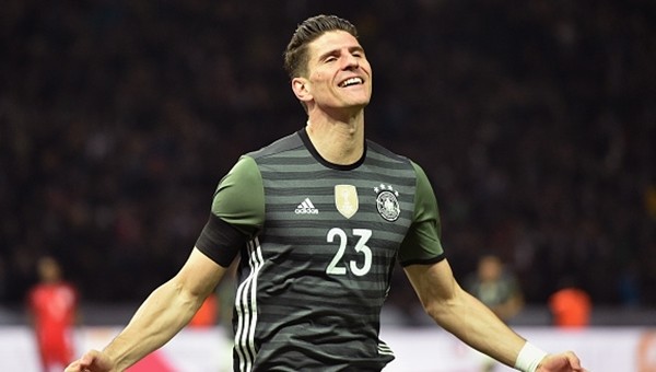 Mario Gomez'e övgüler yağdırdılar