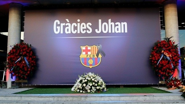 Barcelona stadı Nou Camp'ta Johan Cruyff'a saygı