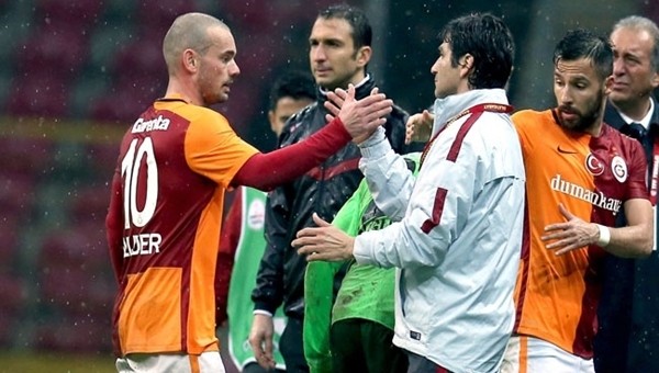 Orhan Atik, Mustafa Denizli'nin yapmadığını yaptı - Galatasaray Haberleri