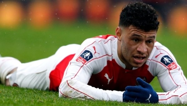 Oxlade-Chamberlain ne zaman sahalara dönecek?