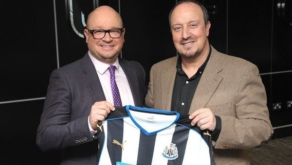 Rafael Benitez'in yeni takımı açıklandı